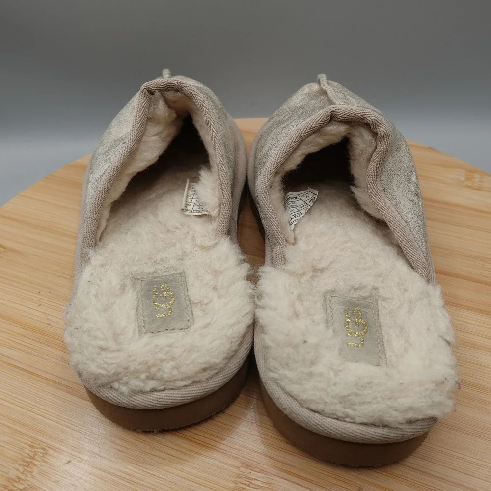 UGG Kids 1 Slippers Gold Metallic Sheepskin Lined Slip On Mules 1139810K Flaw